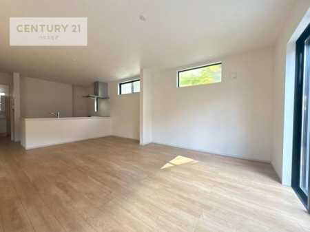 ���r���O�@��؂ȉƑ����W�܂邩�炱��LDK�ɂ͂�����肽���B
�q�����������C�ɏ΂��Ȃ��瑖�����Ă���p�����������u�L���Ƃɂ��ėǂ������v�Ǝv���u�Ԃł��B