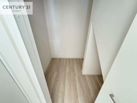 ���[�@�E�H�[�N�C���N���[�[�b�g�t���ł��B��������̂��m���Ȃǂ����[���Ă��������ł��ˁI���ɂ���@�������ȂǋG�ߕ��̑傫�ȉƓd�����[�ł��܂��B