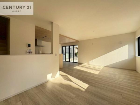 ���r���O�@��؂ȉƑ����W�܂邩�炱��LDK�ɂ͂�����肽���B
�q�����������C�ɏ΂��Ȃ��瑖�����Ă���p�����������u�L���Ƃɂ��ėǂ������v�Ǝv���u�Ԃł��B