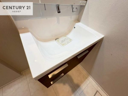 ���ʑ�E���ʏ��@�[�����ʑ�{�E���́A�������˂ɂ����̂ł�����ꂪ�y�X�I���������ۂĂ܂��I
�L���C�Ȑ��ʏ��Ŏ��������̃��`�x�[�V�������オ��܂��ˁI