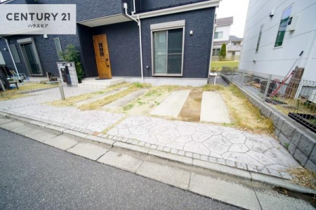 ���ԏ�@���ԃX�y�[�X��2�䕪����܂��I�Z�J���h�J�[�͂������A�o�C�N�⎩�]�ԂȂǂ��u���ꏊ�ɍ���܂���B