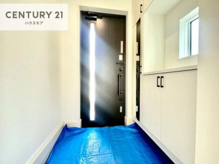 ���ց@�~���[�t���V���[�Y�{�b�N�X�t���Ȃ̂ŁA���ւ��Еt�����|�������₷���ł��I
�X�b�L���������ւŌ˂��J�����u�ԁA�������̂���S�n������Ԃ��o�}���Ă���܂��B