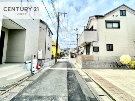 ���̑����n�@�O�ʓ��H��4���I�z����ǍD�ȗ��n�ł��B
�Ԍɓ��ꂪ���ȕ������S�ł��ˁB