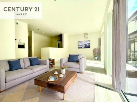 ���r���O�@�Ƌ��CG�p�[�X�ł��B�S�n�ǂ����r���O�͉Ƒ������R�ƏW�܂�܂��B�Ƒ��c�R�̎��Ԃ����������ł��B���Ƒ��ƁA����w�[���������Ԃ��߂��������ł��ˁB