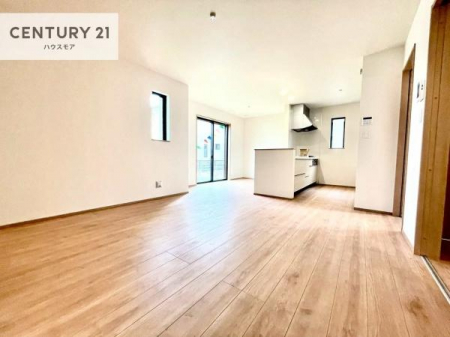 ���r���O�@�J�����̂���L�XLDK�I�\�t�@�[��_�C�j���O�e�[�u����u���Ă������ɂȂ�Ȃ��̂ŉ��K�ɉ߂����܂��I�R�~���j�P�[�V���������₷�����r���O�ł��B