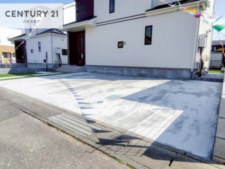 ���ԏ�@���ԃX�y�[�X��3�䕪����܂��I�Z�J���h�J�[�͂������A�o�C�N�⎩�]�ԂȂǂ��u���ꏊ�ɍ���܂���B