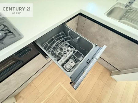 �L�b�`���@�H��@�t���̃L�b�`���ł��I�Z���������r��h�~�Ƃ��đ�ϊ��􂷂�֗��Ȏd�l�ł��I�r���g�C���Ȃ̂ŃL�b�`���̏ꏊ����炸�����X�y�[�X���L���g�����Ƃ��o���܂��I