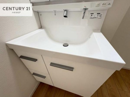 ���ʑ�E���ʏ��@�[�����ʑ�{�E���́A�������˂ɂ����̂ł�����ꂪ�y�X�I���������ۂĂ܂��I
�L���C�Ȑ��ʏ��Ŏ��������̃��`�x�[�V�������オ��܂��ˁI