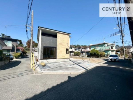 ���̑����n�@�O�ʓ��H��4���~4���̊p�n�ł��I�z����ǍD�ȗ��n�ł��B
