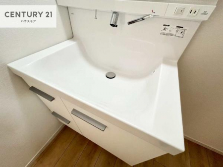 ���ʑ�E���ʏ��@�[�����ʑ�{�E���́A�������˂ɂ����̂ł�����ꂪ�y�X�I���������ۂĂ܂��I
�L���C�Ȑ��ʏ��Ŏ��������̃��`�x�[�V�������オ��܂��ˁI