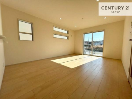 ���r���O�@��؂ȉƑ����W�܂邩�炱��LDK�ɂ͂�����肽���B
�q�����������C�ɏ΂��Ȃ��瑖�����Ă���p�����������u�L���Ƃɂ��ėǂ������v�Ǝv���u�Ԃł��B