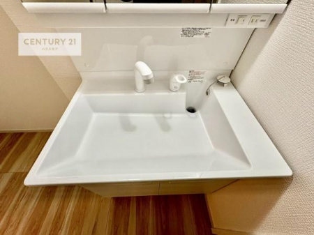 ���ʑ�E���ʏ��@�[�����ʑ�{�E���́A�������˂ɂ����̂ł�����ꂪ�y�X�I���������ۂĂ܂��I
�L���C�Ȑ��ʏ��Ŏ��������̃��`�x�[�V�������オ��܂��ˁI