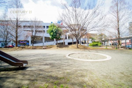 ���̑����n�@����������A���q�l���߂��Ō����Ȃ�����S���ėV�΂��邱�Ƃ��ł���Z���ł��B�����̊O�V�тɂ��֗��ł��B