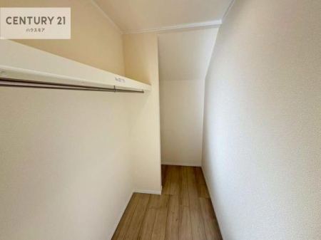 ���[�@�E�H�[�N�C���N���[�[�b�g�t���ł��B��������̂��m���Ȃǂ����[���Ă��������ł��ˁI���ɂ���@�������ȂǋG�ߕ��̑傫�ȉƓd�����[�ł��܂��B