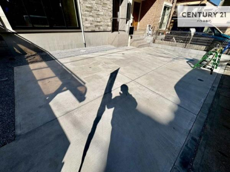 ���ԏ�@���ԃX�y�[�X��2�䕪����܂��I�Z�J���h�J�[�͂������A�o�C�N�⎩�]�ԂȂǂ��u���ꏊ�ɍ���܂���B