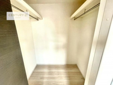 ���[�@�E�H�[�N�C���N���[�[�b�g�t���ł��B��������̂��m���Ȃǂ����[���Ă��������ł��ˁI���ɂ���@�������ȂǋG�ߕ��̑傫�ȉƓd�����[�ł��܂��I