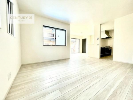 ���r���O�@�D�����z���܂肪���r���O����ł���ċ��S�n�̗ǂ���Ԃ����o���Ă���܂��I
���났�̎��Ԃ��߂����܂��I