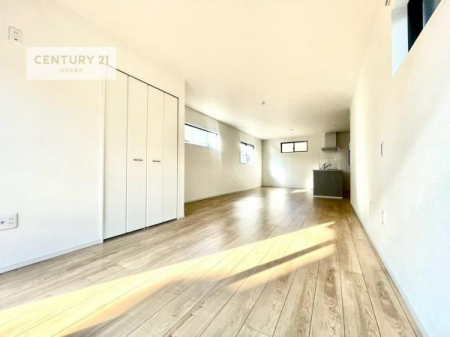 ���r���O�@�D�����z���܂肪���r���O����ł���ċ��S�n�̗ǂ���Ԃ����o���Ă���܂��I
���났�̎��Ԃ��߂����܂��I