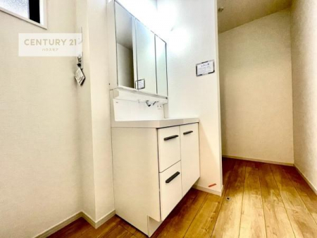 ���ʑ�E���ʏ��@�O�ʋ��d�l�̐��ʏ��́A�g�����Ȃ݂����₷������I���͎��[�ɂȂ��Ă��܂��B�h���C���[�₨���ϓ����Еt������̂Ő��ʑ������X�b�L���ƌ����邱�Ƃ��o���܂��I