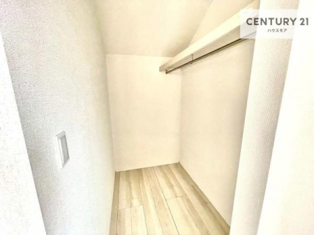 ���[�@�E�H�[�N�C���N���[�[�b�g�t���ł��B��������̂��m���Ȃǂ����[���Ă��������ł��ˁI���ɂ���@�������ȂǋG�ߕ��̑傫�ȉƓd�����[�ł��܂��I