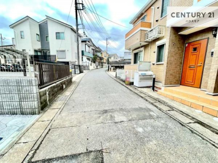 ���̑����n�@�O�ʓ��H4���I�z����ǍD�ȗ��n�ł��B
�Ԍɓ��ꂪ���ȕ������S�ł��ˁB