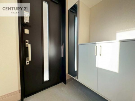 ���ց@�V���[�Y�{�b�N�X�t���Ȃ̂ŁA���ւ��Еt�����|�������₷���ł��I
�X�b�L���������ւŌ˂��J�����u�ԁA�������̂���S�n������Ԃ��o�}���Ă���܂��B
