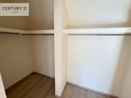 ���[�@�E�H�[�N�C���N���[�[�b�g�t���ł��B��������̂��m���Ȃǂ����[���Ă��������ł��ˁI���ɂ���@�������ȂǋG�ߕ��̑傫�ȉƓd�����[�ł��܂��B