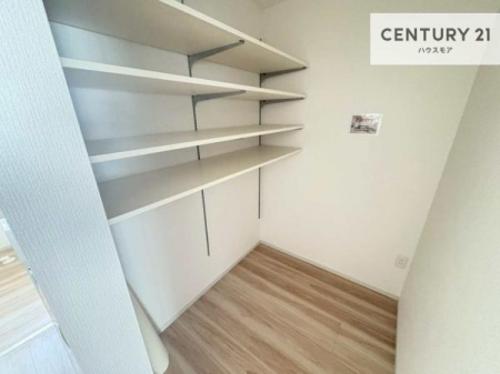 ���[�@�p���g���[�t���I���Ă�������A�H�ނ̃X�g�b�N���X�b�L�����ڂ��邱�Ƃ��ł��܂��I
���񌻒n�ł��m���߂��������B