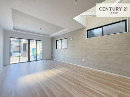 ���r���O�@�傫�ȑ����炽���Ղ�̗z���������閾�邢���r���O�B�J�����̂��郊�r���O�ŉƑ��c���̂��났�̎��Ԃ��߂����܂��I