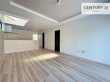 ���r���O�@��؂ȉƑ����W�܂邩�炱��LDK�ɂ͂�����肽���B
�q�����������C�ɏ΂��Ȃ��瑖�����Ă���p�����������u�L���Ƃɂ��ėǂ������v�Ǝv���u�Ԃł��B