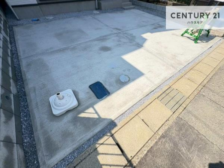 ���ԏ�@���ԃX�y�[�X��2�䕪����܂��I�Z�J���h�J�[�͂������A�o�C�N�⎩�]�ԂȂǂ��u���ꏊ�ɍ���܂���B