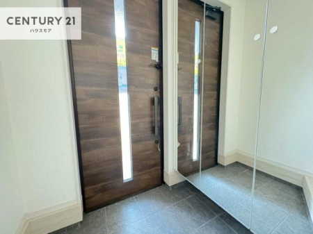 ���ց@�~���[�t���V���[�Y�{�b�N�X�t���Ȃ̂ŁA���ւ��Еt�����|�������₷���ł��I
�X�b�L���������ւŌ˂��J�����u�ԁA�������̂���S�n������Ԃ��o�}���Ă���܂��B