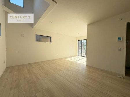 ���r���O�@�D�����z���܂肪���r���O����ł���ċ��S�n�̗ǂ���Ԃ����o���Ă���܂��I
���났�̎��Ԃ��߂����܂��I