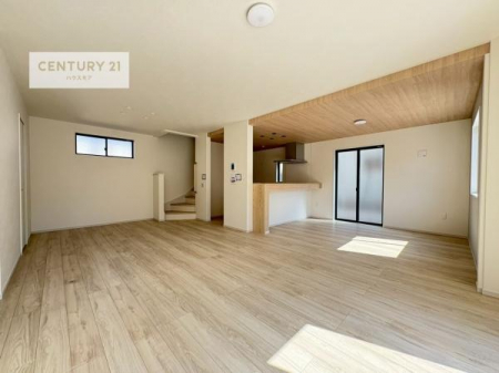 ���r���O�@�J�����̂���L�XLDK�I�\�t�@�[��_�C�j���O�e�[�u����u���Ă������ɂȂ�Ȃ��̂ŉ��K�ɉ߂����܂��I�R�~���j�P�[�V���������₷�����r���O�ł��I