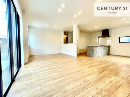 ���r���O�@�S�n�ǂ����r���O�͉Ƒ������R�ƏW�܂�܂��B�Ƒ��c�R�̎��Ԃ����������ł��B���Ƒ��ƁA����w�[���������Ԃ��߂��������ł��ˁB