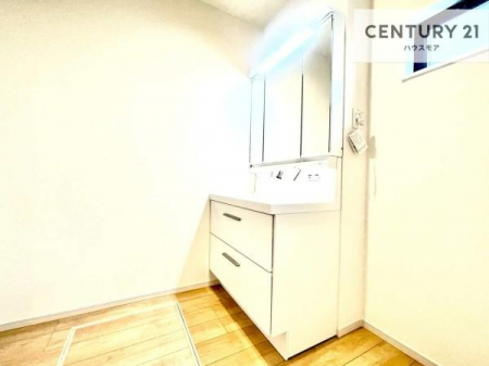 ���ʑ�E���ʏ��@�O�ʋ��d�l�̐��ʏ��́A�g�����Ȃ݂����₷������I���͎��[�ɂȂ��Ă��܂��B�h���C���[�₨���ϓ����Еt������̂Ő��ʑ������X�b�L���ƌ����邱�Ƃ��o���܂��I