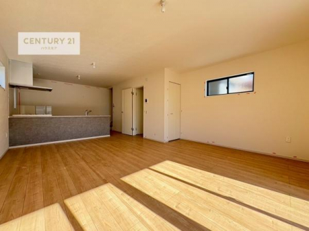 ���r���O�@��؂ȉƑ����W�܂邩�炱��LDK�ɂ͂�����肽���B
�q�����������C�ɏ΂��Ȃ��瑖�����Ă���p�����������u�L���Ƃɂ��ėǂ������v�Ǝv���u�Ԃł��B