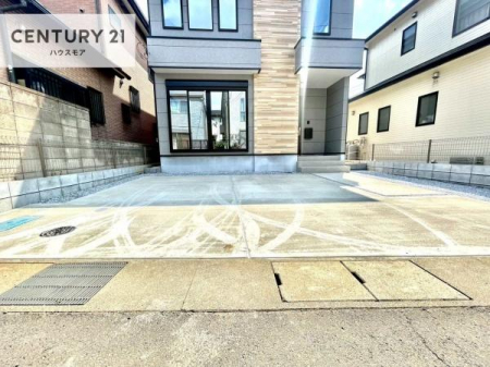 ���ԏ�@���ԃX�y�[�X��2�䕪����܂��I�Z�J���h�J�[�͂������A�o�C�N�⎩�]�ԂȂǂ��u���ꏊ�ɍ���܂���B