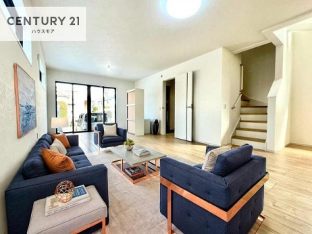 ���r���O�@�Ƌ��CG�p�[�X�ł��B�J�����̂���L�XLDK�I�\�t�@�[��_�C�j���O�e�[�u����u���Ă������ɂȂ�Ȃ��̂ŉ��K�ɉ߂����܂��I�R�~���j�P�[�V���������₷�����r���O�ł��I