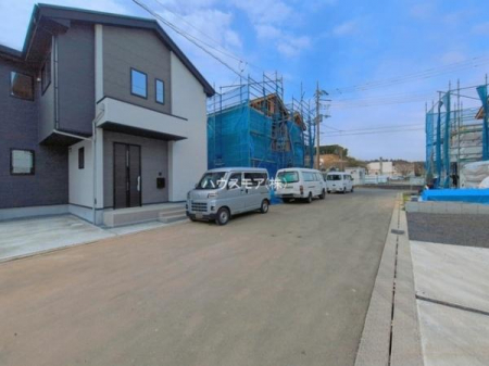 ���̑����n�@�O�ʓ��H��6���I�z����ǍD�ȗ��n�ł��B
�Ԍɓ��ꂪ���ȕ������S�ł��ˁB