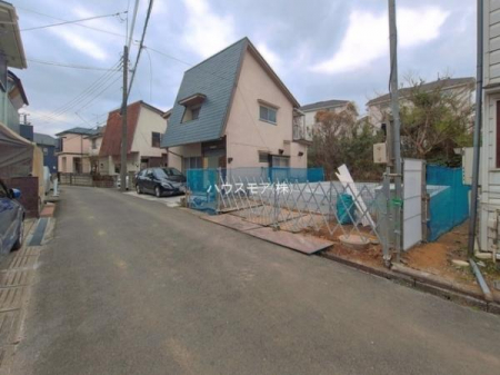 ���̑����n�@�O�ʓ��H4���I�z����ǍD�ȗ��n�ł��B
�Ԍɓ��ꂪ���ȕ������S�ł��ˁB