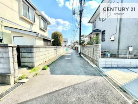 ���̑����n�@�O�ʓ��H��4���I�z����ǍD�ȗ��n�ł��B
�Ԍɓ��ꂪ���ȕ������S�ł��ˁB