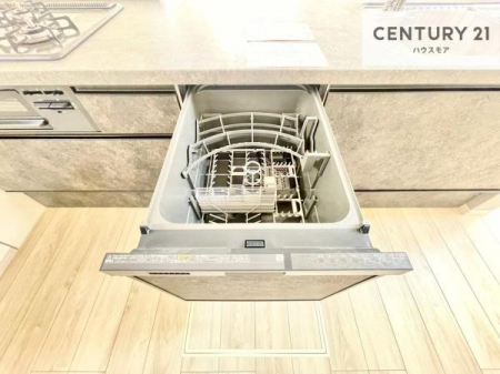 �L�b�`���@�H��@�t���̃L�b�`���ł��I�Z���������r��h�~�Ƃ��đ�ϊ��􂷂�֗��Ȏd�l�ł��I�r���g�C���Ȃ̂ŃL�b�`���̏ꏊ����炸�����X�y�[�X���L���g�����Ƃ��o���܂��I