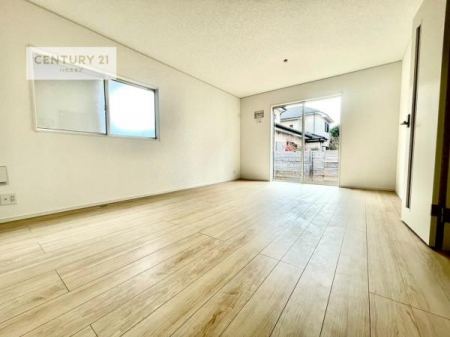 ���r���O�@�傫�ȑ����炽���Ղ�̗z���������閾�邢���r���O�B�J�����̂��郊�r���O�ŉƑ��c���̂��났�̎��Ԃ��߂����܂��I�����Ƒ��Ɗ炪���킹���郊�r���O�C���K�i�ŃR�~���j�P�[�V���������₷���I