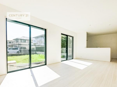 ���d�l�ʐ^(���r���O�j�@�傫�ȑ����炽���Ղ�̗z���������閾�邢���r���O�B�J�����̂��郊�r���O�ŉƑ��c���̂��났�̎��Ԃ��߂����܂��B�y���d�l�ʐ^�z/�y���n�̔���J�Ò��z