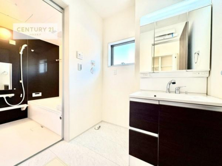 ���ʑ�E���ʏ��@�O�ʋ��d�l�̐��ʏ��́A�g�����Ȃ݂����₷������I���͎��[�ɂȂ��Ă��܂��B�h���C���[�₨���ϓ����Еt������̂Ő��ʑ������X�b�L���ƌ����邱�Ƃ��o���܂��I