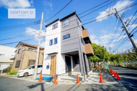 ���ԏ�@�r���g�C���K���[�W�̒��ԏ�́A�J�╗����Ԃ�����Ă����̂ő�؂ɊǗ����ł���̂ň��S�I