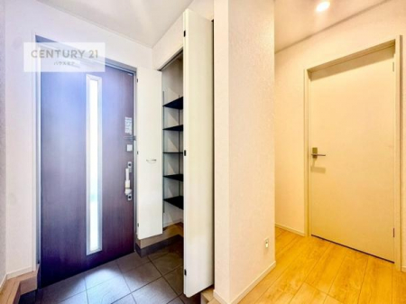 ���ց@�V���[�Y�{�b�N�X�t���B���ւ��Еt�����|�������₷���ł��I
�X�b�L���������ւŌ˂��J�����u�ԁA�������̂���S�n������Ԃ��o�}���Ă���܂��B