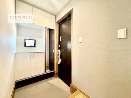 ���ց@�~���[�t���V���[�Y�{�b�N�X�t���Ȃ̂ŁA���ւ��Еt�����|�������₷���ł��I
�X�b�L���������ւŌ˂��J�����u�ԁA�������̂���S�n������Ԃ��o�}���Ă���܂��B