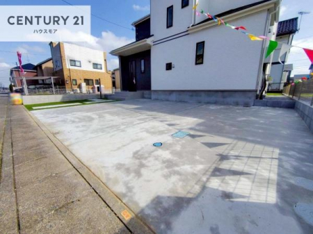 ���ԏ�@���ԃX�y�[�X��3�䕪����܂��I�Z�J���h�J�[�͂������A�o�C�N�⎩�]�ԂȂǂ��u���ꏊ�ɍ���܂���B